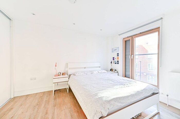 1 Bedroom Flat To Rent In Triangle Place, Abbeville Village, London, SW4