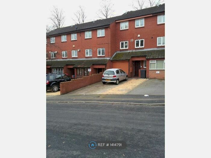 4 Bedroom Terraced House To Rent In Well Close Rise, West Yorkshire, LS7