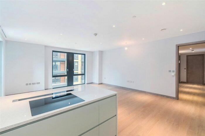 2 Bedroom Flat To Rent In Bellwether Lane, Wandsworth, London, SW18