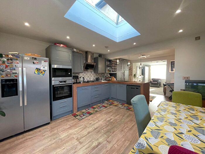 2 Bedroom End Of Terrace House To Rent In Peel Road, Warwick, CV34