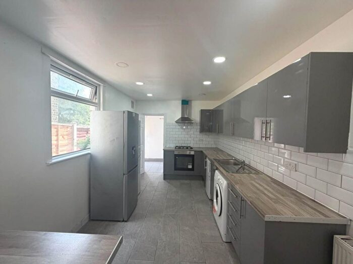 3 Bedroom Terraced House To Rent In Radlix Road, Leyton, E10