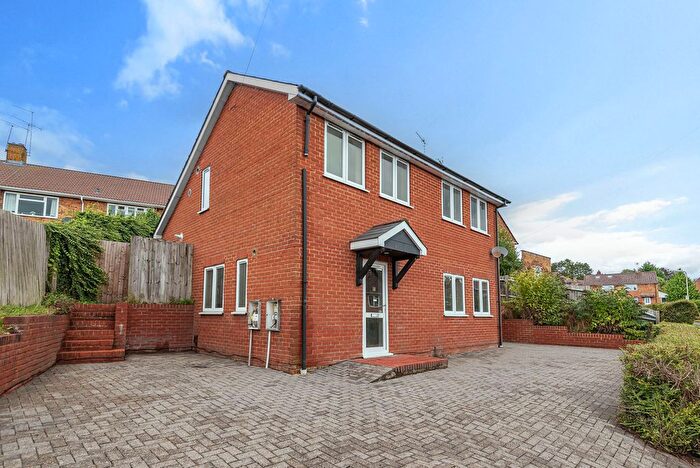 3 Bedroom Detached House To Rent In Wolfe Close, Winchester, SO22