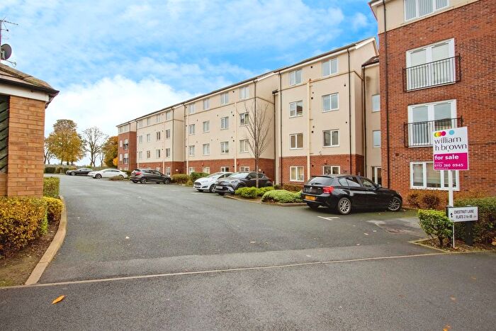 2 Bedroom Flat For Sale In Chestnut Lane, Leeds, LS14