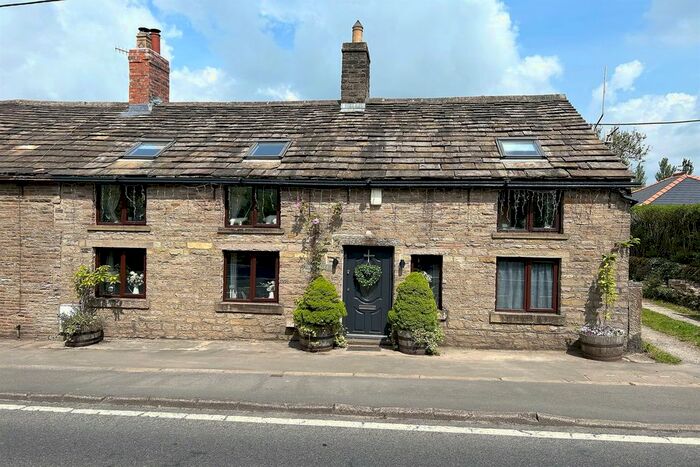 3 Bedroom End Of Terrace House For Sale In Tom Lane, Chapel-En-Le-Frith, High Peak, SK23