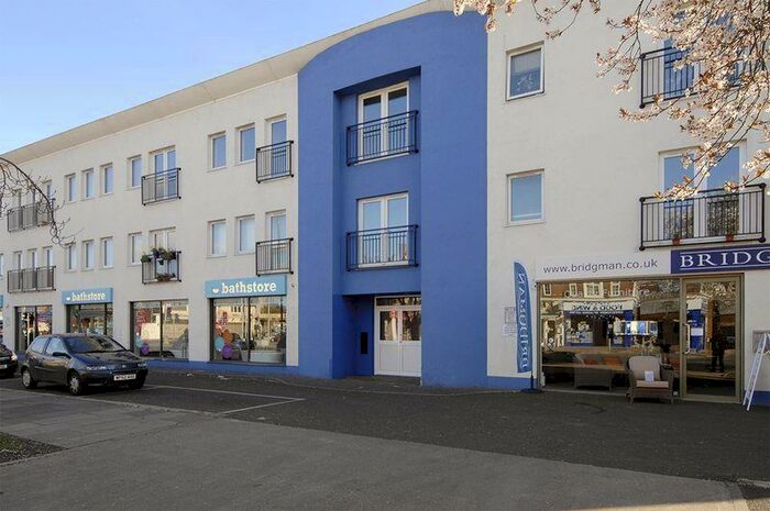 2 Bedroom Flat To Rent In Auckland House, Walton-on-Thames, KT12