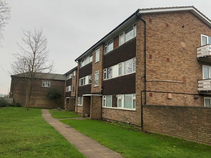 2 Bedroom Flat To Rent In Laburnam Grove, Langley, Slough SL3
