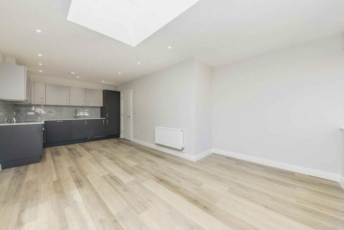 2 Bedroom Flat To Rent In Furness Road, Willesden Junction, NW10