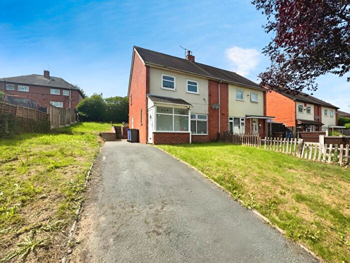 3 Bedroom Semi-Detached House To Rent In Lane Farm Grove, Stoke-on-Trent, Staffordshire, ST1