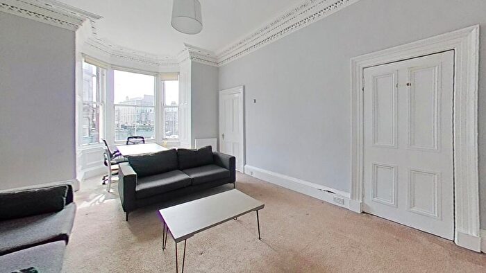 5 Bedroom Flat To Rent In East Preston Street, Edinburgh, EH8