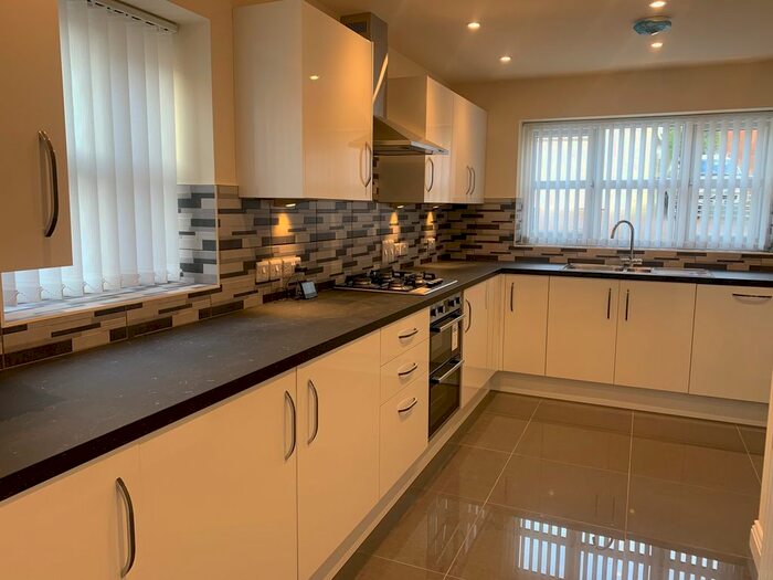 4 Bedroom Property To Rent In Weaver View, Off William Street, Winsford, CW7