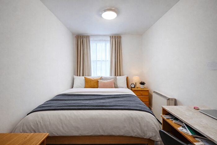 2 Bedroom Flat To Rent In Station Road West, Canterbury, CT2