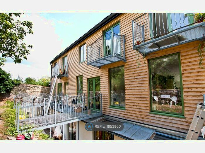 2 Bedroom Flat To Rent In The Courtyard, Bristol, BS6