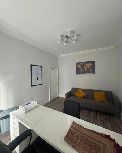 3 Bedroom Terraced House To Rent In Clarksfield Road, Oldham, OL4