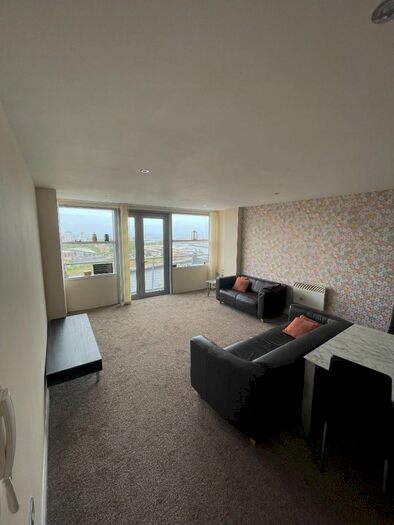 2 Bedroom Flat To Rent In West Wear Street, Sunderland, Tyne And Wear, SR1