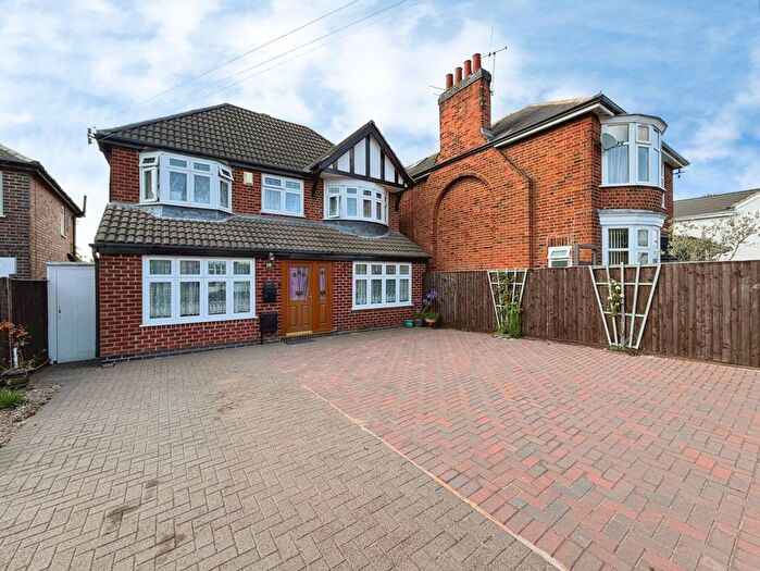 4 Bedroom Detached House For Sale In Tennis Court Drive, Leicester, Leicestershire, LE5