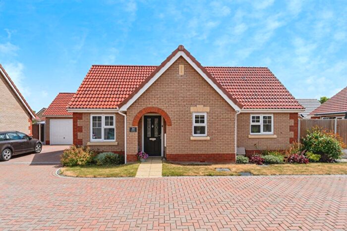 2 Bedroom Detached Bungalow For Sale In Willow Gardens, Wimblington, March, PE15