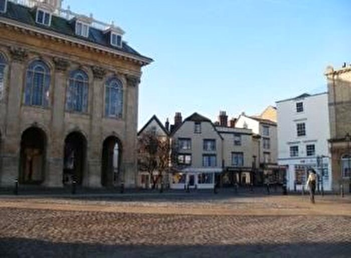1 Bedroom Flat To Rent In Market Place, Abingdon, OX14