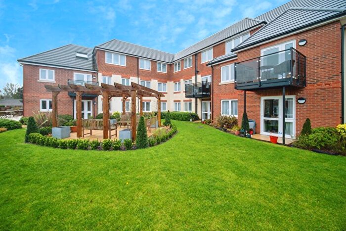 1 Bedroom Retirement Property For Sale In Crookham Road, Fleet, GU51