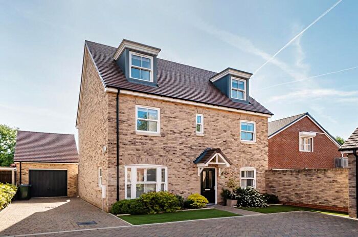 5 Bedroom Detached House For Sale In Ainsworth Close, Whetstone, N20