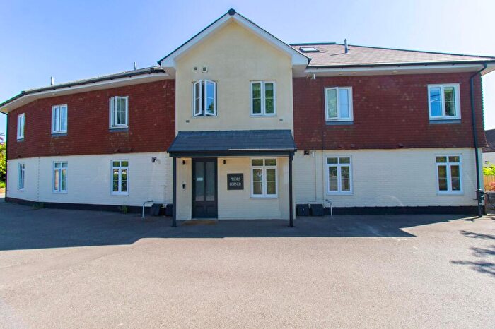 1 Bedroom Apartment For Sale In Dunleys Hill, North Warnborough, RG29