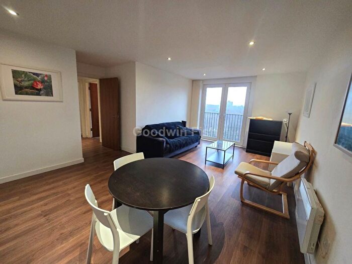 2 Bedroom Flat To Rent In Alto Apartment, Sillivan Way, Salford, M3