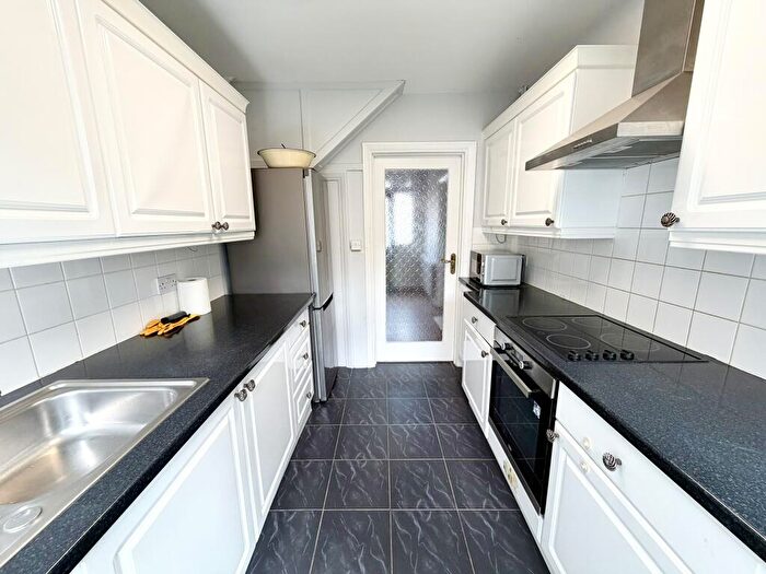 4 Bedroom Terraced House To Rent In Vernon Avenue, Woodford Green, IG8