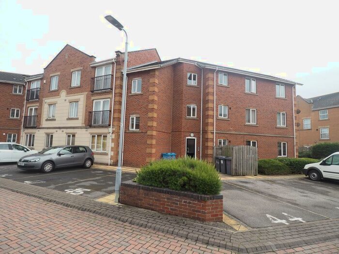 2 Bedroom Apartment To Rent In Lock Keepers Court, Victoria Dock, Hull, HU9