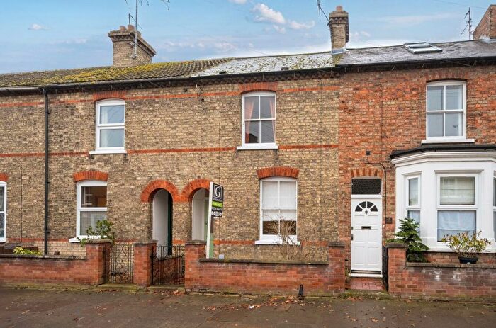2 Bedroom Terraced House For Sale In Bower Street, Bedford, MK40