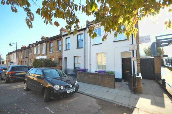 5 Bedroom Town House To Rent In Cold Harbour, London, E14