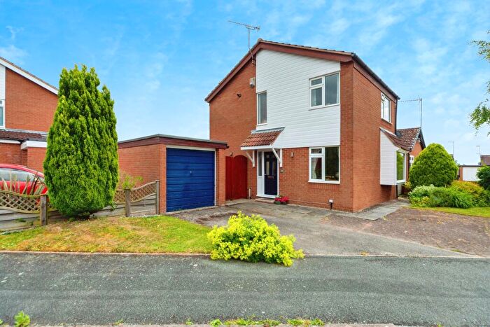 3 Bedroom Detached House For Sale In Barony Way, Chester, Cheshire, CH4