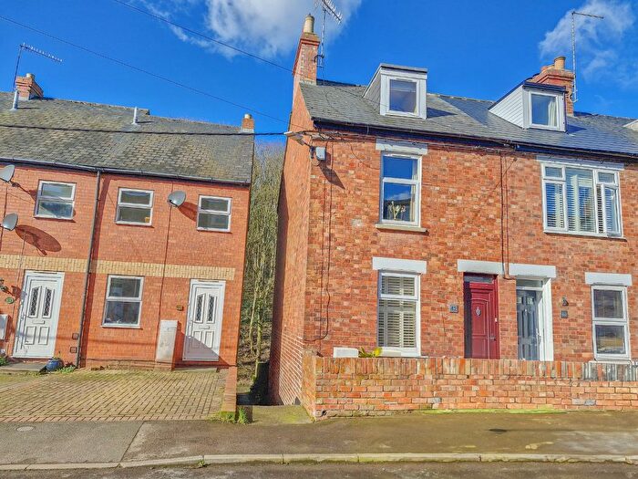 3 Bedroom End Of Terrace House For Sale In Sidney Road, Woodford Halse, NN11