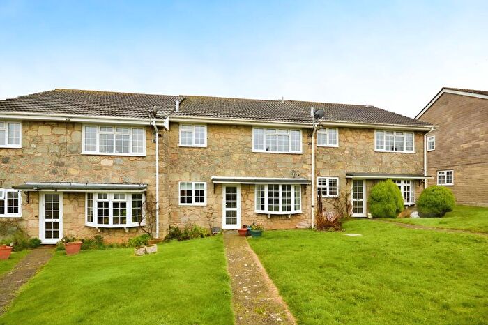 2 Bedroom Maisonette To Rent In High Street, Whitwell, PO38
