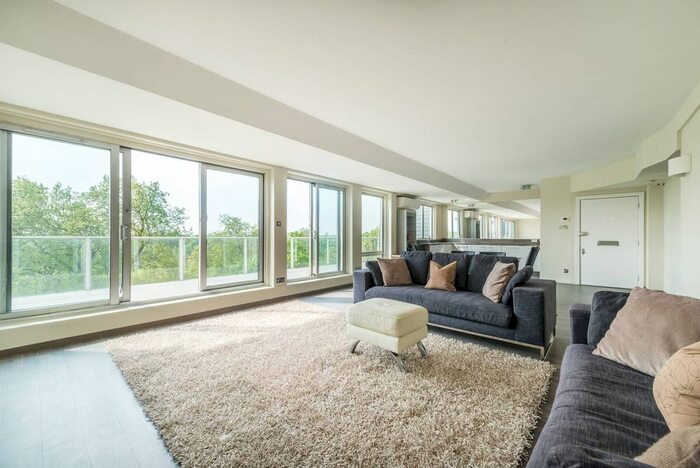 2 Bedroom Flat To Rent In Clarendon Place, Hyde Park Estate, London, W2