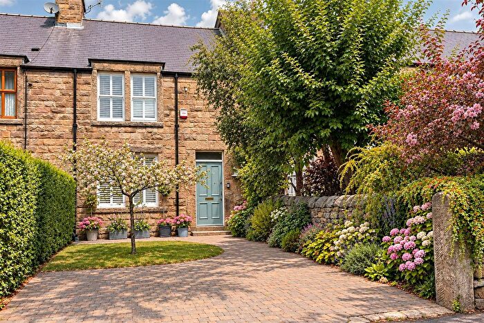 2 Bedroom Property For Sale In Bar Road, Baslow, DE45