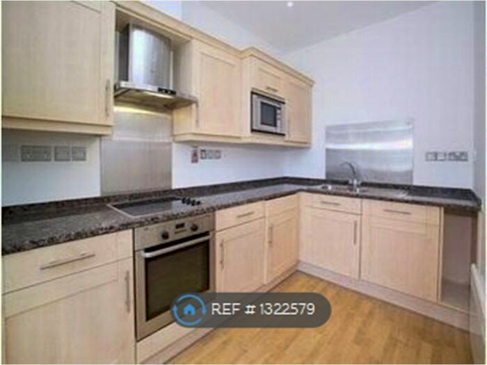 3 Bedroom Flat To Rent In Oxford Drive, London, SE1