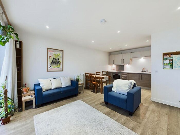 2 Bedroom Flat For Sale In New Festival Quarter, Canary Wharf, London, E14