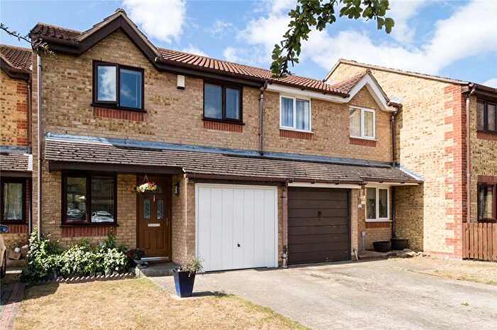 3 Bedroom Terraced House For Sale In Elmdon Road, South Ockendon, Essex, RM15