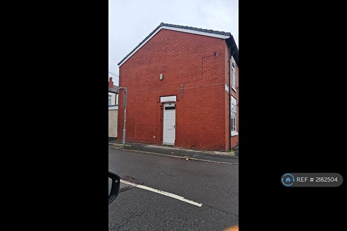 3 Bedroom End Of Terrace House To Rent In Knutsford Road, Manchester, M18