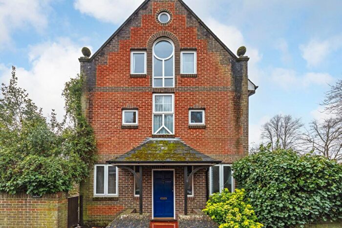 5 Bedroom End Of Terrace House To Rent In Edgar Road, Winchester, SO23
