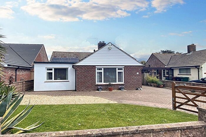 3 Bedroom Bungalow For Sale In Howard Avenue, West Wittering, PO20