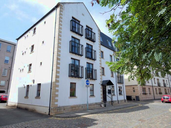 2 Bedroom Flat To Rent In West Silvermills Lane, Canonmills, Edinburgh, EH3