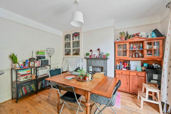 3 Bedroom Flat To Rent In Dalmeny Avenue, Norbury, London, SW16