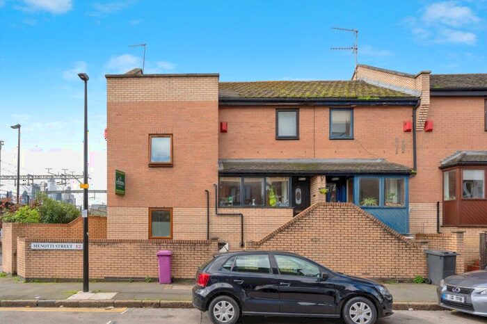 3 Bedroom Flat To Rent In Menotti Street, Leyton, E2