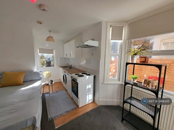 Studio To Rent In Fairbridge Road, London, N19