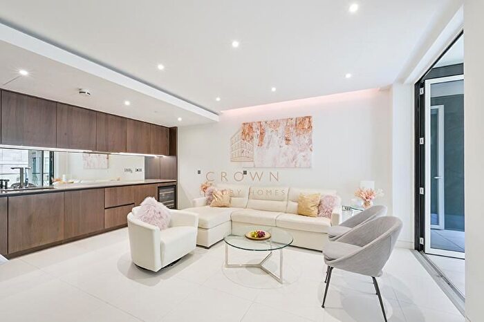 2 Bedroom Flat For Sale In Sugar Quay, City Of London, EC3R
