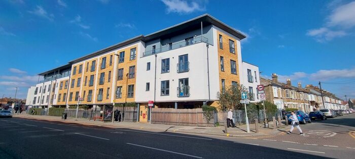 1 Bedroom Flat To Rent In Garratt Lane, Tooting, SW17