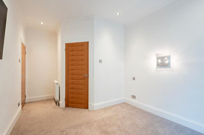 3 Bedroom Cottage For Sale In Hill Street, Strathmiglo, KY14