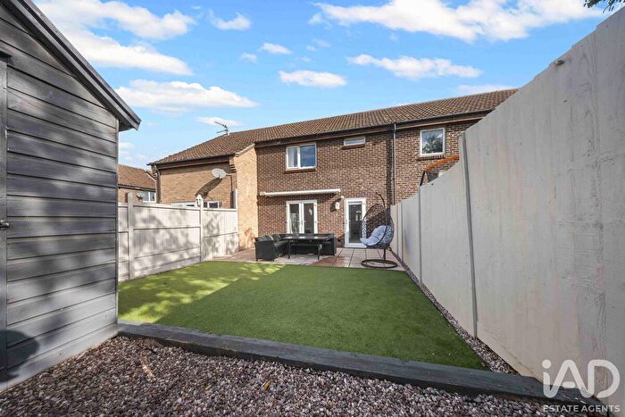 3 Bedroom Terraced House For Sale In Christopher Tye Close, Ely, Cambridgeshire, CB6
