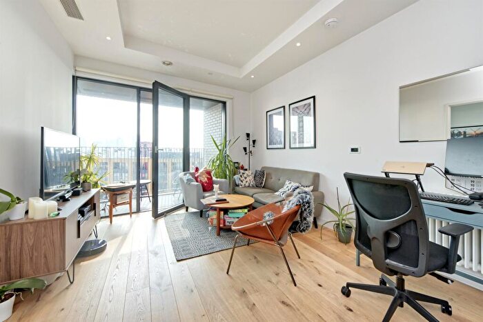 1 Bedroom Property To Rent In Corson House, E14