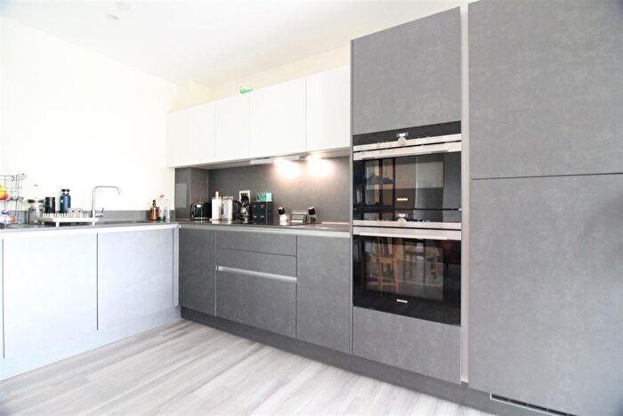 1 Bedroom Flat To Rent In Avenue Road, London, W3